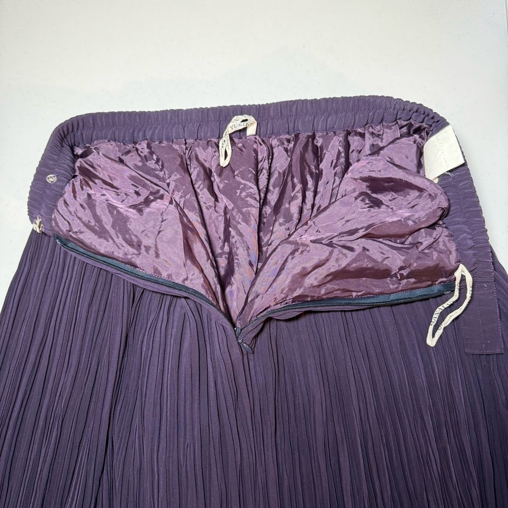 WOMENS MEDIUM HIGH WAISTED‎ MIDI PURPLE SKIRT PLEATED LINED DARK FEMININE PREPPY - Picture 12 of 15
